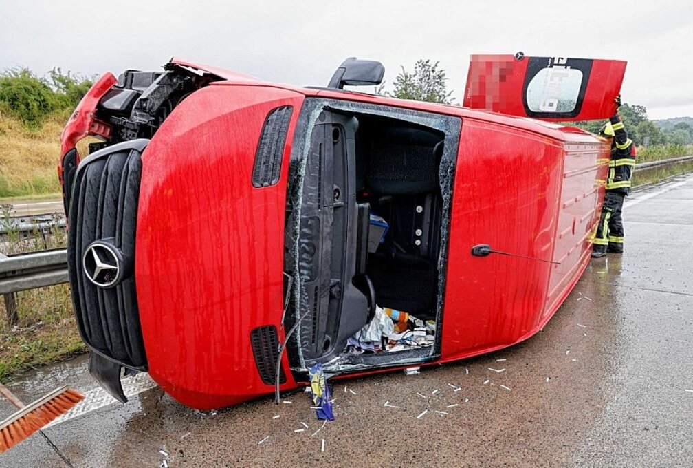 Schwerer Unfall Mit Staubildung Auf Der A4 Bei Chemnitz | Blick - Chemnitz