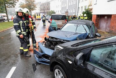 Schwerer Verkehrsunfall in Chemnitz: Eine Person wird verletzt - Schwerer Unfall auf der Frankenberger Straße in Chemnitz. Foto: Harry Härtel