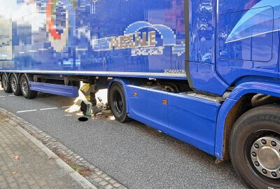 Schwerer Verkehrsunfall: LKW kollidiert mit Radfahrerin - Am Mittwochmorgen kam es in Bernsdorf zu einem schweren Verkehrsunfall. Foto: xcitepress/BrLau