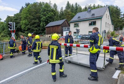 Schwerer Zugunfall im Erzgebirge: Bahn kollidiert mit Person - Ein Zugunfall mit der Erzgebirgsbahn ereignete sich am Freitag gegen 13.30 Uhr auf der Strecke Chemnitz - Cranzahl. Foto: Bernd März