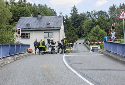 Schwerer Zugunfall im Erzgebirge: Bahn kollidiert mit Person - Ein Zugunfall mit der Erzgebirgsbahn ereignete sich am Freitag gegen 13.30 Uhr auf der Strecke Chemnitz - Cranzahl. Foto: Bernd März