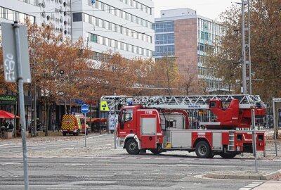 Seifenspender brennt: Großeinsatz der Feuerwehr in der Chemnitzer City - Die Feuerwehr kam in einem Geschäft zum Einsatz. Foto: Erik Frank Hoffmann