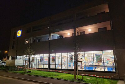 SEK-Einsatz in Leipzig: 36-Jähriger randaliert in Mehrfamilienhaus - SEK wird zu einem Mehrfamilienhaus gerufen. Foto: xcitepress