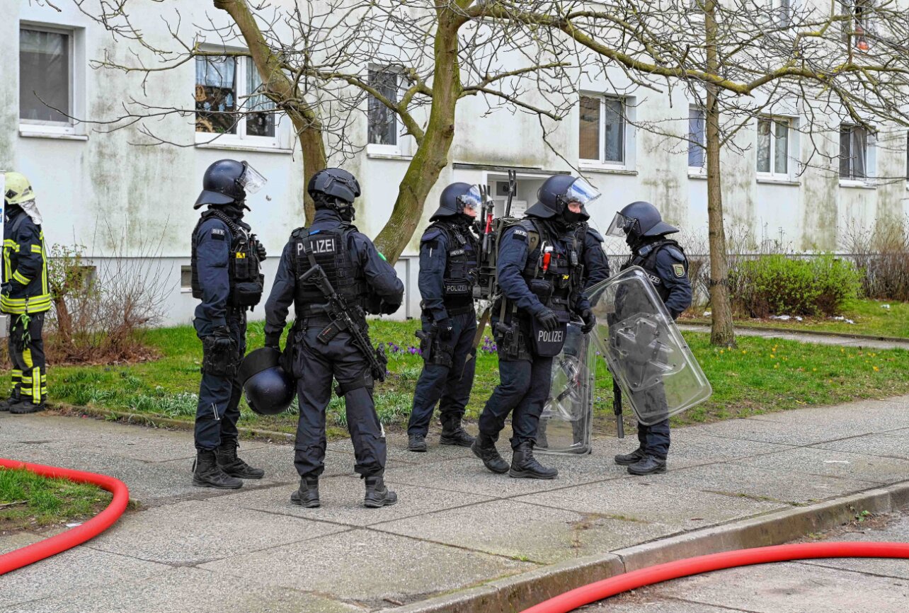 SEK-Einsatz In Leipzig: Mann Verschanzt Sich In Wohnung