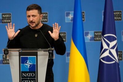 Selenskyj dringt bei Nordischem Rat auf Nato-Einladung - Immer wieder fordert der ukrainische Präsident Wolodymyr Selenskyj die Einladung zum Nato-Beitritt - bisher ohne Erfolg. (Archivbild)