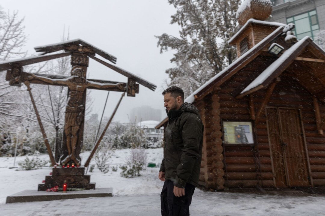 Selenskyj fordert Reaktion auf russischen Raketenschlag - Der ukrainische Präsident Selenskyj fordert eine entschiedene Reaktion auf Russlands Raketenangriff.