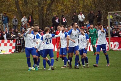 Sensation im Sachsenpokal: Glauchau wirft Schwäne raus - Der FSV Zwickau ist beim VfB Empor Glauchau aus dem diesjährigen "Wernesgrüner Sachsenpokal" ausgeschieden.