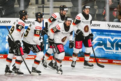 Sieg zum Abschluss für Eishockey-Team bei Deutschland Cup - Die Eishockey-Nationalmannschaft gewinnt zum Abschluss des Deutschland Cups gegen Österreich.