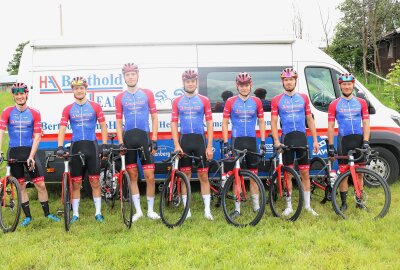 Simon Vogel holt sich Sieg und Schwein - Das Berthold-Radteam Hainichen ging mit sieben Pedaleuren an den Start. Foto: Knut Berger