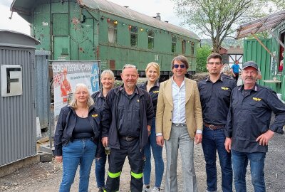 So geht Vogtland: In Gunzen packen ganz viele Mitstreiter an! - Hier gibt's Bilder aus Gunzen. Foto: Karsten Repert