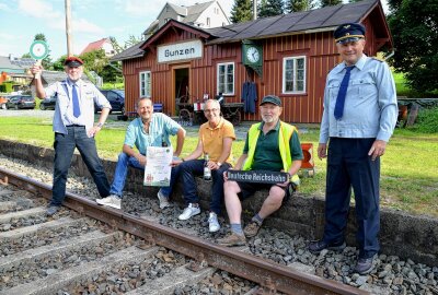 So geht Vogtland: In Gunzen packen ganz viele Mitstreiter an! - Hier gibt's Bilder aus Gunzen. Foto: Karsten Repert