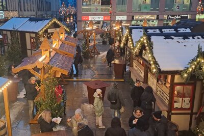 So lang wie noch nie! Chemnitzer Weihnachtsmarkt 2024 bietet Markttreiben über Feiertage hinaus! - Das Erzgebirgsdorf zum Chemnitzer Weihnachtsmarkt.