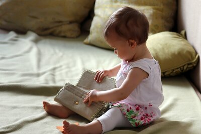 So legen Sie langfristig Geld für Ihre Kinder an - Gerade wenn Ihr Kind noch sehr klein ist, lohnt sich eine langfristige Geldanlage umso mehr.