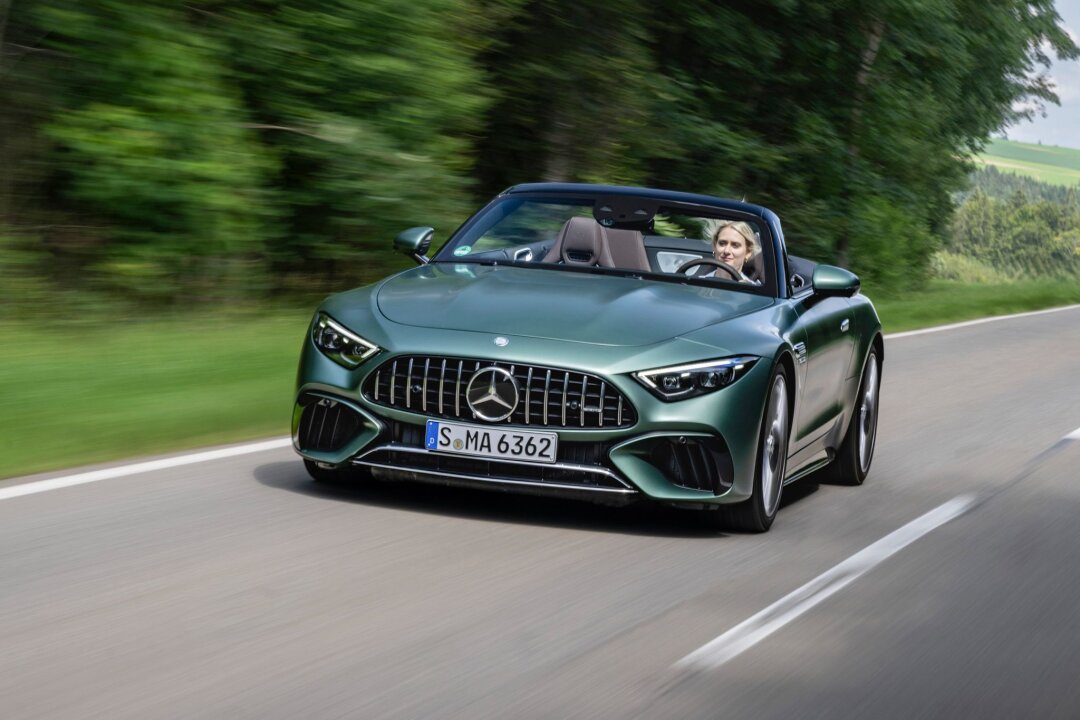 So stark macht Mercedes-AMG den SL mit elektrischer Hilfe - AMG hat die Performance des Roadsters verbessert. So schafft er es im besten Fall in 2,9 Sekunden aus dem Stand auf Tempo 100.