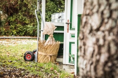 So starten Gärtner entspannt in den Frühling - Winterlicher Schutzschild - Mit Vlies bedeckte Pflanzen trotzen erfolgreich den eisigen Temperaturen.