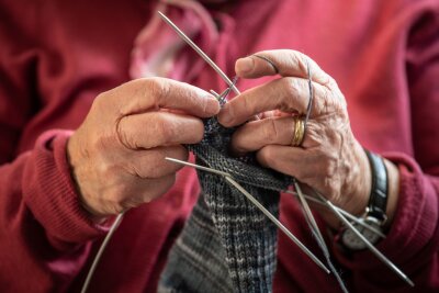 So steht es um die Rente in Deutschland - Die steigende Lebenserwartung und die veränderte Arbeitswelt führen dazu, dass Menschen heutzutage später in Rente gehen als früher.