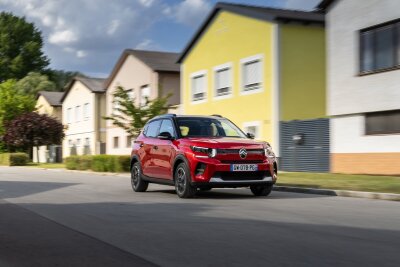 So wird der neuen Citroën C3 zur Ente der Generation E - Klein, aber geräumig: Notfalls fahren bis zu fünf Passagiere mit.