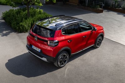 So wird der neuen Citroën C3 zur Ente der Generation E - Bulliger Auftritt: Auch der Kleinwagen C3 ist im SUV-Stil gezeichnet.