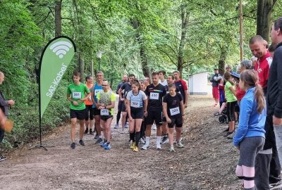 Sommerlicher Laufspaß und Festlichkeiten: Was in Lunzenau und Berthelsdorf geboten wird - Crossläufe. Foto: A. Funke/Archiv