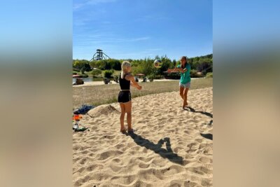 Sonnenlandpark Lichtenau feiert 18. Geburtstag bei strahlendem Sommerwetter - Zu den sportlichen Stationen zählte unter anderem Volleyball.