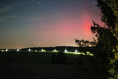 Sonnenstürme zaubern magisches Lichtspiel über Mittel- und Westsachsen - In der Nacht zu Montag konnte man in Striegistal leichte Polarlichter am Himmel sehen. Foto: EHL Media/ Tim Meyer