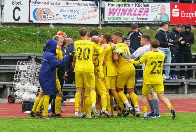 Später Ausgleich lässt Marienberg jubeln - Tief in der Nachspielzeit durften die Gastgeber den 3:3-Ausgleich bejubeln. Foto: Andreas Bauer