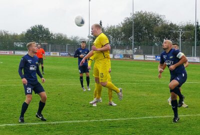 Später Ausgleich lässt Marienberg jubeln - Zuvor hatte Kevin Matthes per Kopf das 1:2 besorgt. Foto: Andreas Bauer