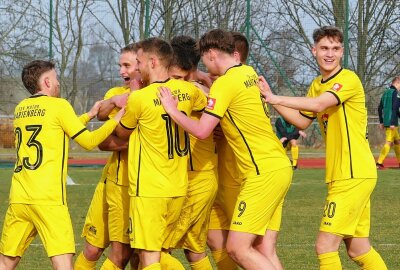 Spätes Tor lässt Marienbergs Oberliga-Kicker weiter hoffen - Kurz vor Schluss hatten die Marienberger doch noch Grund zum Jubeln. Foto: Andreas Bauer