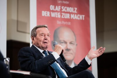 SPD in K-Frage immer mehr unter Entscheidungsdruck - Altkanzler Gerhard Schröder warnt davor, Scholz zu "demontieren". (Archivbild)