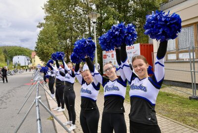 Sportler vom Triathlon Team Chemnitz holen Sachsenmeister-Titel - Cheerleader haben die Sportler angefeuert. Foto: Ralf Wendland