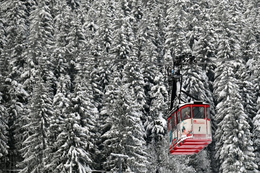 Stadtrat stimmt für Verkauf der Fichtelberg Schwebebahn - Das Skigebiet am Fichtelberg muss modernisiert werden. Dazu soll nun die Fichtelberg Schwebebahn samt der dazugehörigen Lifte verkauft werden (Archivbild) 