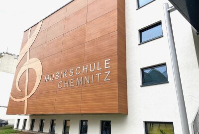 Stadtratsbeschluss: Gebühren für Chemnitzer Musikschule steigen - Ab dem 1. Dezember müssen Nutzer der Städtischen Musikschule Chemnitz tiefer und die Tasche greifen: die Gebühr erhöht sich um jeweils 1,50 Euro je Angebot je Monat. Foto: Steffi Hofmann