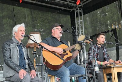 Stadtwerke in Aue feiern 30-jähriges Bestehen mit buntem Familienfest - Beim Familienfest standen die Erzgesellen auf der Bühne. Foto: Ralf Wendland