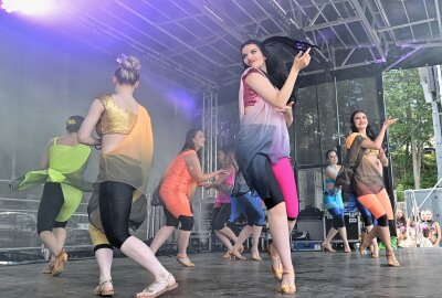 Stadtwerke in Aue feiern 30-jähriges Bestehen mit buntem Familienfest - Beim Familienfest sind auch die Karo Dancer aus Bad Schlema aufgetreten. Foto: Ralf Wendland