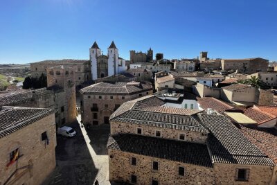 Stark bewaffnete Sekte in Spanien ausgehoben - Die Vereinigung hatten ihren Hauptsitz in Cáceres nahe der Grenze zu Portugal. (Archivbild)