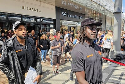 Stars zum Anfassen: Niners begeistern mit Autogrammstunde im Chemnitz-Center - Gegen 14 Uhr gaben die Chemnitzer Niners eine Autogramstunde im Chemnitz-Center. Foto: Harry Härtel