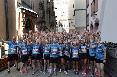 Starter, Schweiß und Sieger: Impressionen vom Chemnitzer Firmenlauf 2024 - Das Team der Stadt Chemnitz beim Firmenlauf 2024.