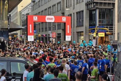 Starter, Schweiß und Sieger: Impressionen vom Chemnitzer Firmenlauf 2024 - Impressionen vom Chemnitzer Firmenlauf 2024.