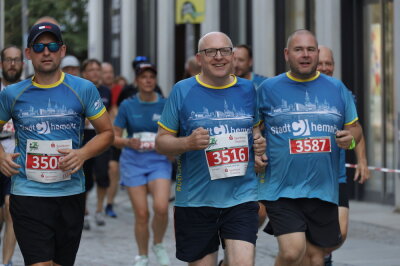 Starter, Schweiß und Sieger: Impressionen vom Chemnitzer Firmenlauf 2024 - Auch Bürgermeister Sven Schulze ging für die Stadt Chemnitz an den Start.