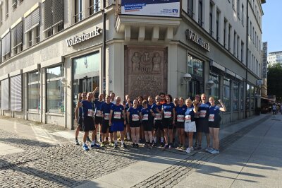 Starter, Schweiß und Sieger: Impressionen vom Chemnitzer Firmenlauf 2024 - Auch die Volksbank Chemnitz war mit dabei. Foto: Volksbank Chemnitz