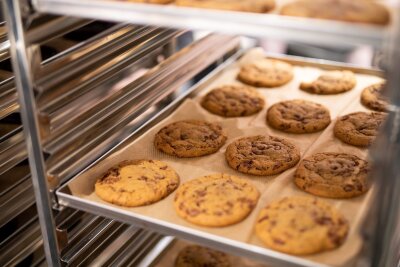 Staubtrockene Kekse waren gestern: Belegte Cookies im Trend - Frisch aus dem Ofen kommen die Cookies - und werden dann noch belegt.