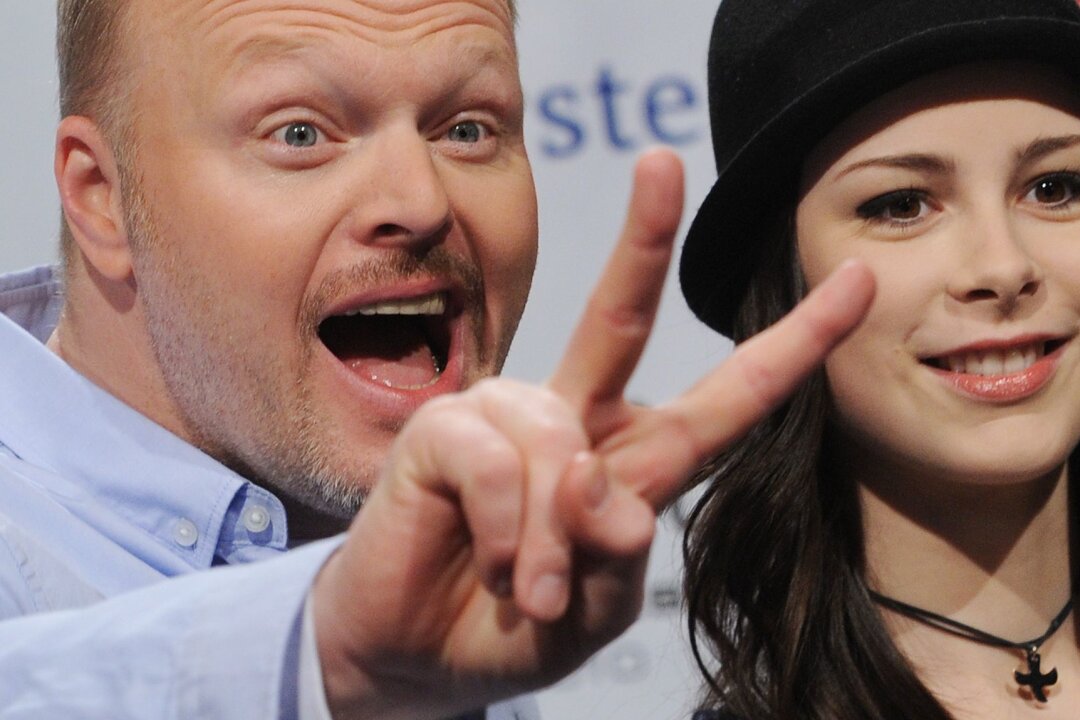 Stefan Raab sucht als Juror deutschen ESC-Song - Früher stand Deutschland besser da: Stefan Raab im Jahr 2010 mit ESC-Siegerin Lena Meyer-Landrut. (Archivbild)