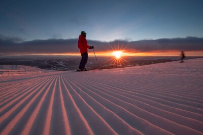 Steiler, schneller, sanfter: Neuheiten aus den Skigebieten - Die meditative Einsamkeit des Skifahrers: Solche Bilder dürften indes in stark touristisch erschlossenen Gebieten die Ausnahme sein - dort wiederum bieten sich moderne und komfortable Seilbahnen.