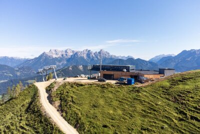 Steiler, schneller, sanfter: Neuheiten aus den Skigebieten - Zusammen zum Gipfel: Die neue Streubödenbahn wurde im Rahmen eines Crowdfundings finanziert.