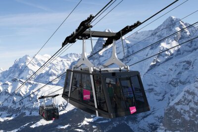 Steiler, schneller, sanfter: Neuheiten aus den Skigebieten - Steile Sache: Im Wintersportgebiet Mürren-Schilthorn im Berner Oberland eröffnet die laut Schweiz Tourismus steilste Seilbahn der Welt.