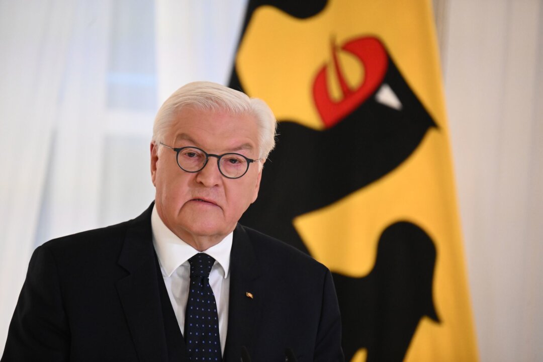 Steinmeier ruft politisch Handelnde zu Vernunft auf - Bundespräsident Frank-Walter Steinmeier nennt Bedingungen für die Auflösung des Bundestages.