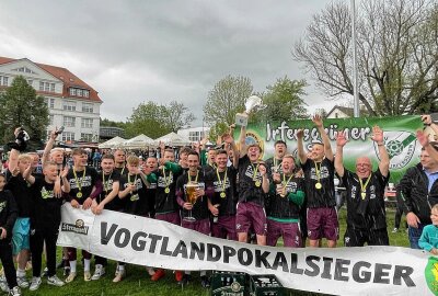 Sternquell-Vogtlandpokal geht an den BSV Irfersgrün - Bei den Männern eroberte der BSV 53 Irfersgrün den Sternquell-Vogtlandpokal. Fotos: Pressebüro Repert