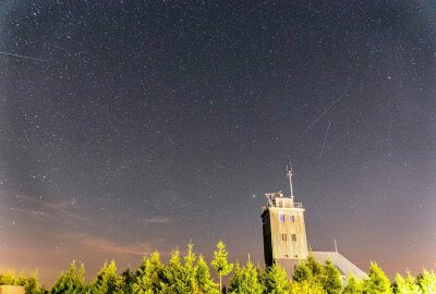 Sternschnuppen und Nordlichter: Astronomisches Schauspiel am erzgebirgischem Nachthimmel - Astronomisches Schauspiel am Himmel. Foto: Andre März