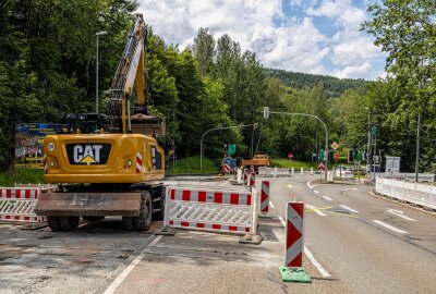 Straßenabschnitt der B169 vorzeitig freigeben: Neue Staufalle droht - Die Arbeiten im nächsten Teilabschnitt vom letztjährigen Bauende bis über die Hauptstraße hinaus starteten am 4. Juni. Foto: Niko Mutschmann