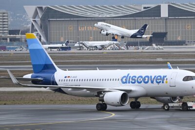 Streik bei Discover: Diese Rechte haben Flugreisende - Möglicher Streik bei Discover Airlines: Flugreisende sollten sich auf kurzfristige Annullierungen und große Verspätungen einstellen.